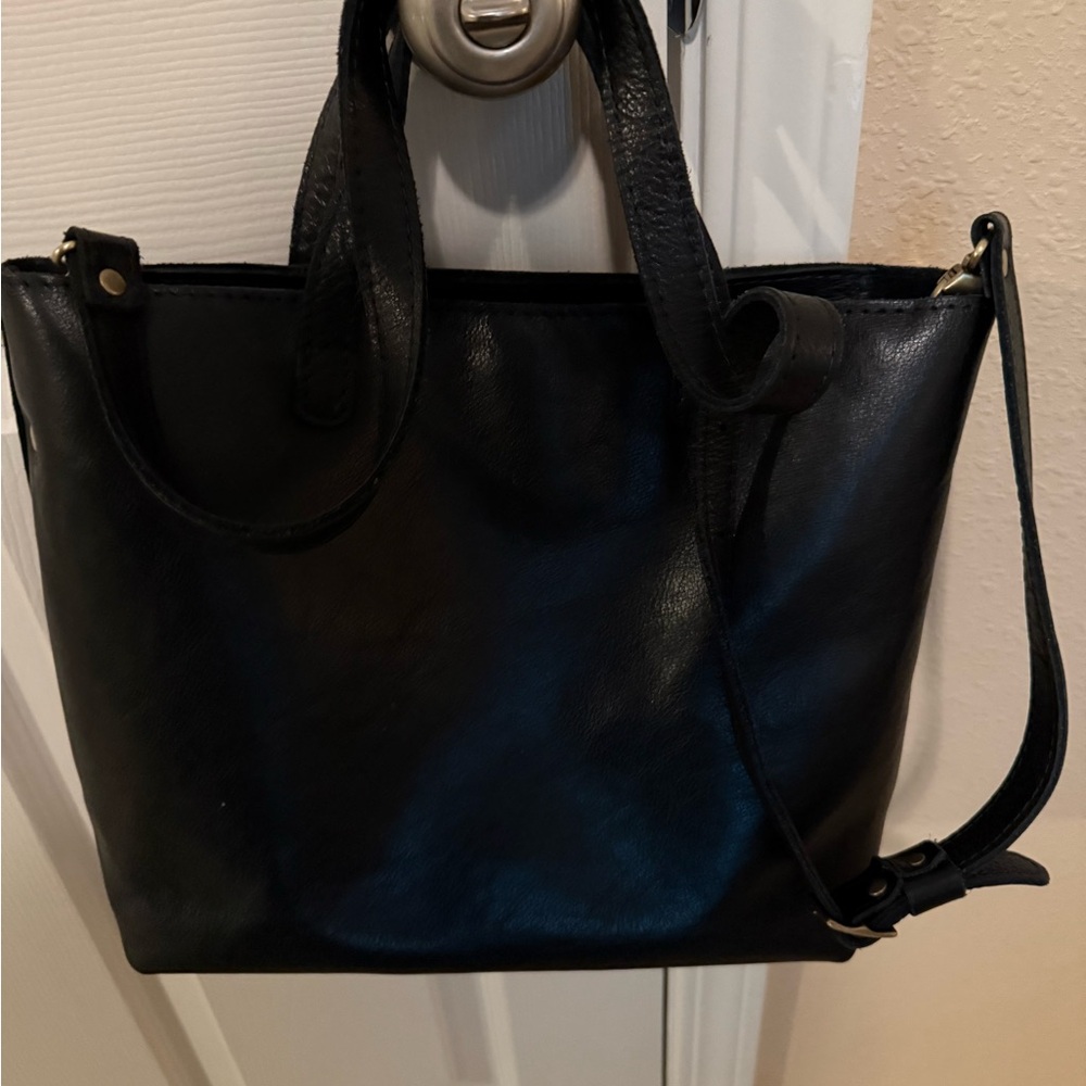 Black Portland Leather Medium Crossbody Bag - Picture 2 of 3
